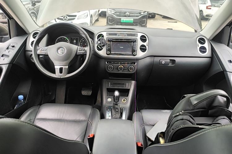 Used Volkswagen Tiguan 2016 300TSI Automatic All-Wheel Drive Luxury Edition Center Console