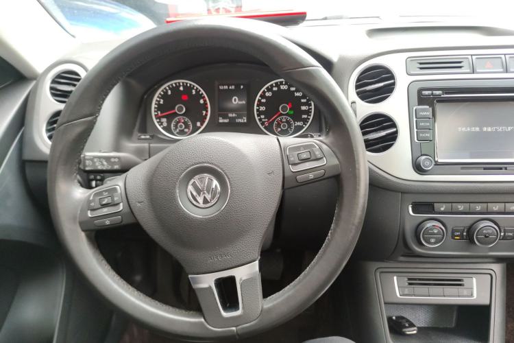 Used Volkswagen Tiguan 2016 300TSI Automatic Two-Wheel Drive Luxury Edition Center Console