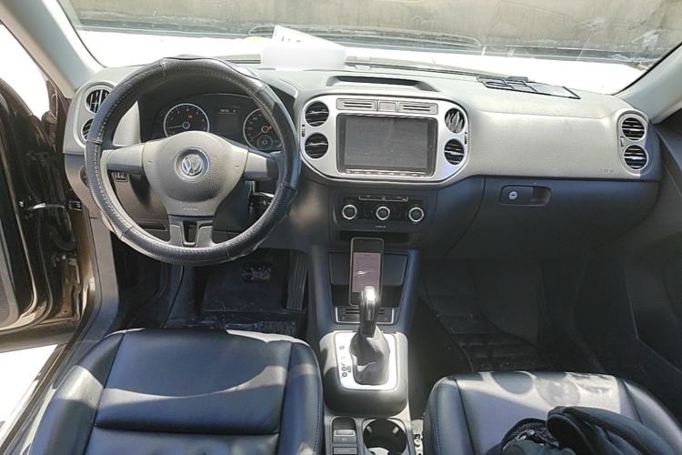 Used Volkswagen Tiguan 2016 300TSI Automatic Two-Wheel Drive Trend Edition Center Console