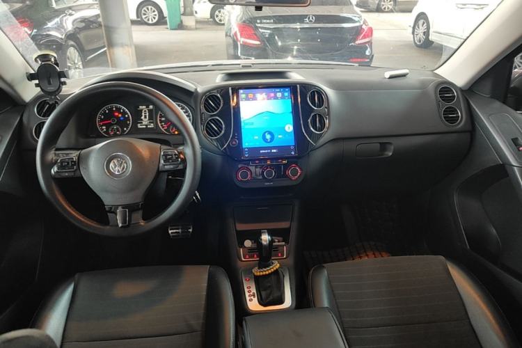 Used Volkswagen Tiguan 2016 280TSI Automatic Two-Wheel-Drive Silk Road Style Edition Center Console