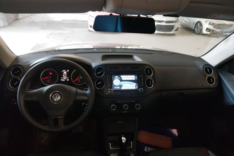 Used Volkswagen Tiguan 2016 280TSI Automatic Two-Wheel-Drive Silk Road Style Edition Center Console