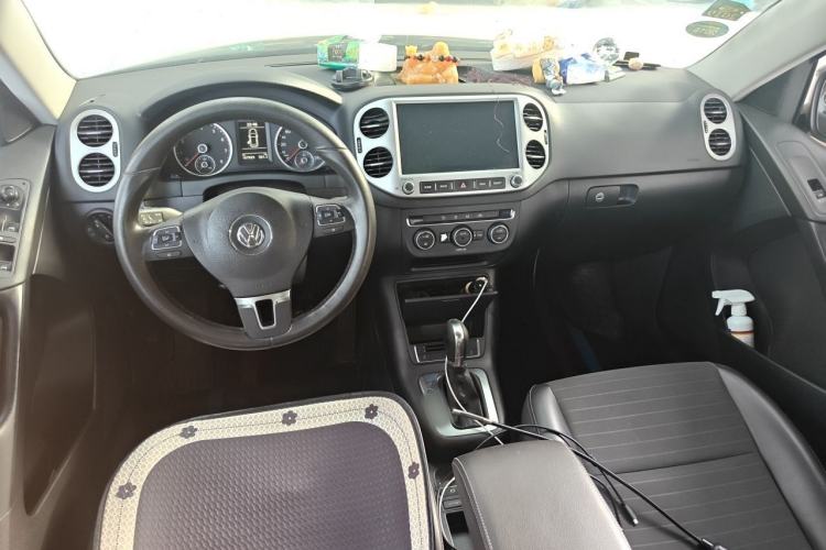 Used Volkswagen Tiguan 2016 300TSI Automatic All-Wheel Drive Fashion Vision Edition Center Console