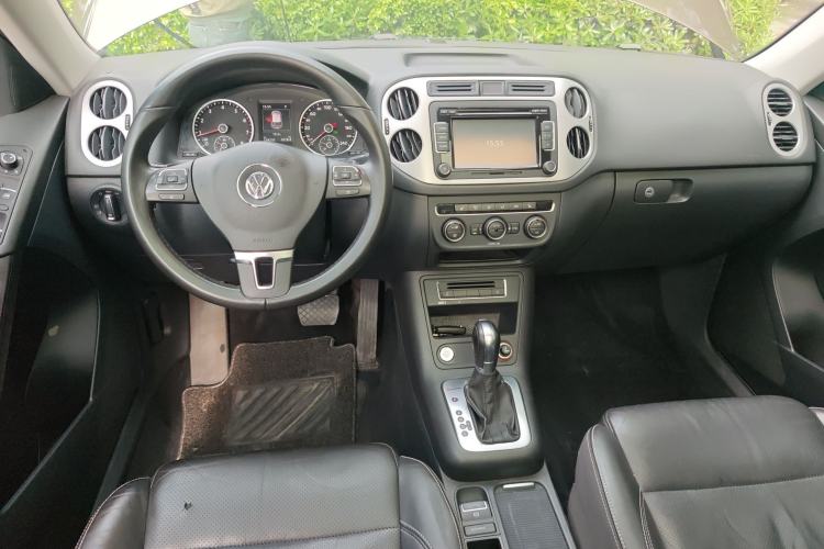 Used Volkswagen Tiguan 2016 300TSI Automatic All-Wheel Drive Luxury Edition Center Console