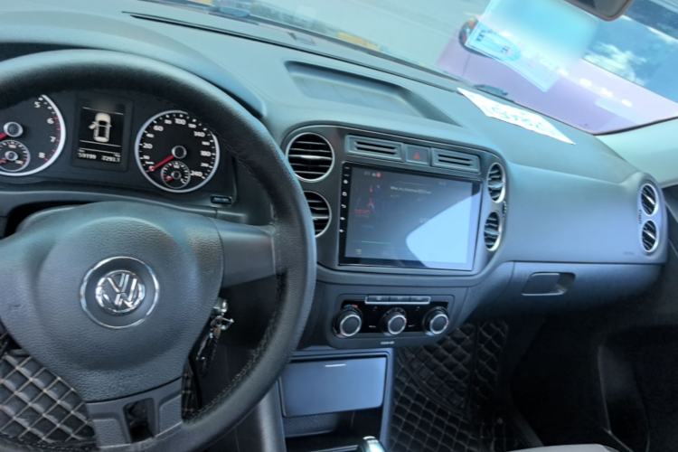 Used Volkswagen Tiguan 2016 280TSI Automatic Two-Wheel-Drive Silk Road Style Edition Center Console