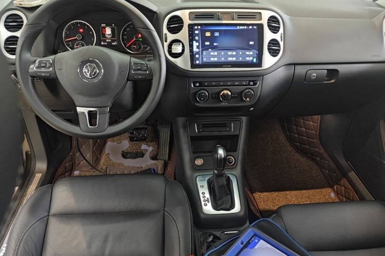 Used Volkswagen Tiguan 2016 300TSI Automatic All-Wheel Drive Luxury Edition Center Console