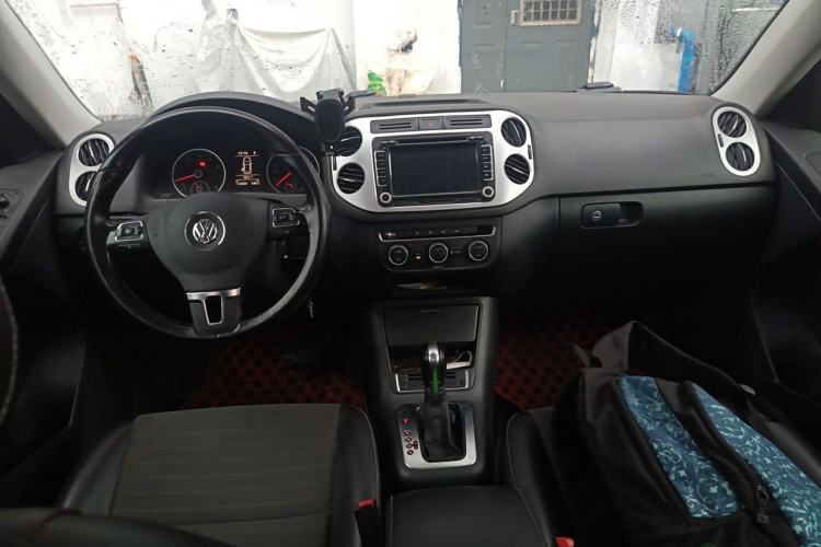 Used Volkswagen Tiguan 2016 300TSI Automatic All-Wheel Drive Fashion Vision Edition Center Console