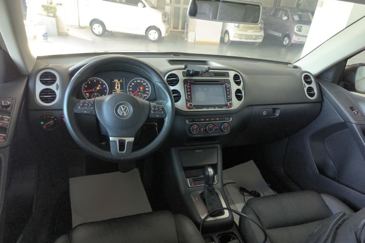 Used Volkswagen Tiguan 2016 300TSI Automatic Two-Wheel Drive Comfort Edition Center Console