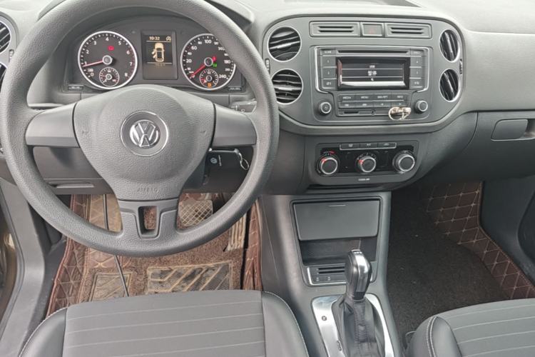 Used Volkswagen Tiguan 2016 280TSI Automatic Two-Wheel-Drive Silk Road Style Edition Center Console