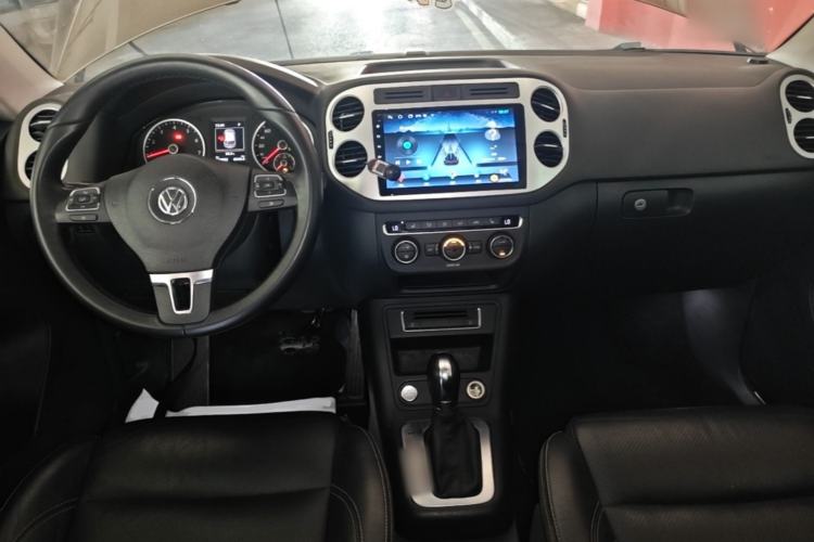 Used Volkswagen Tiguan 2016 300TSI Automatic All-Wheel Drive Luxury Edition Center Console