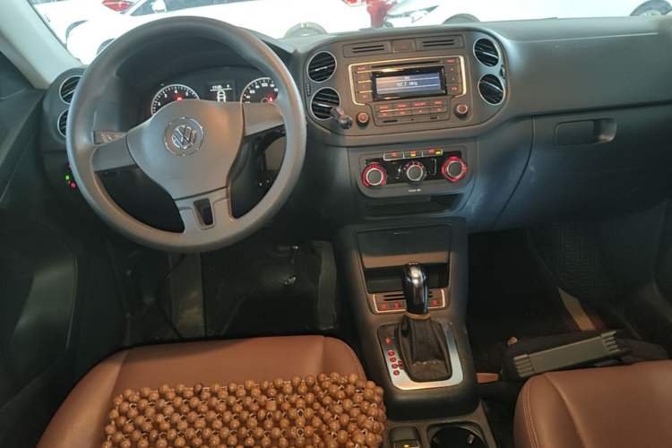Used Volkswagen Tiguan 2016 280TSI Automatic Two-Wheel-Drive Silk Road Style Edition Center Console