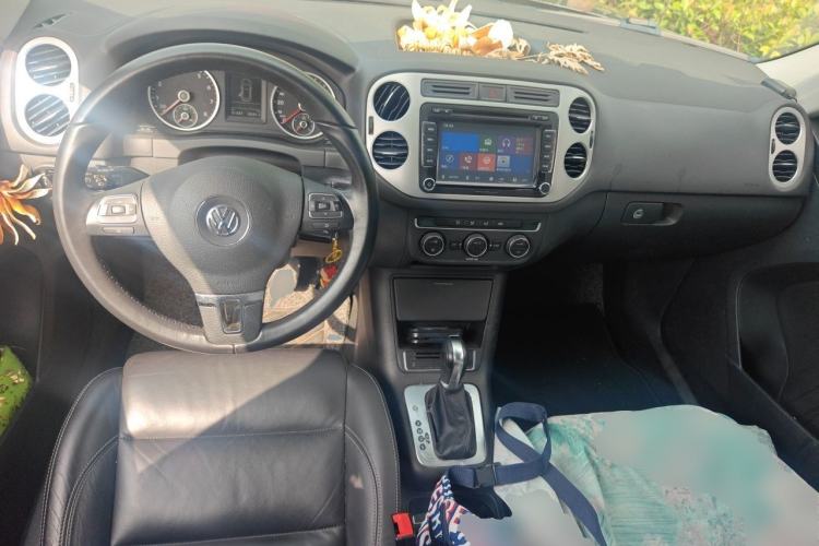 Used Volkswagen Tiguan 2016 300TSI Automatic Two-Wheel Drive Comfort Edition Center Console