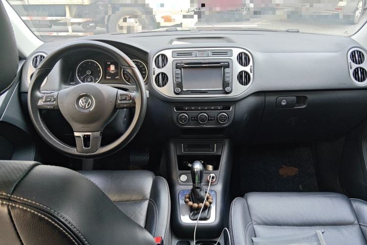 Used Volkswagen Tiguan 2016 300TSI Automatic All-Wheel Drive Luxury Edition Center Console