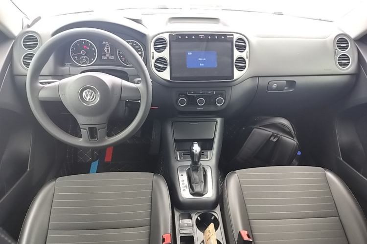 Used Volkswagen Tiguan 2016 300TSI Automatic Two-Wheel Drive Trend Edition Center Console