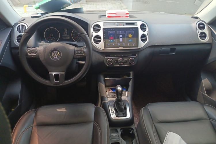 Used Volkswagen Tiguan 2016 280TSI Automatic Two-Wheel Drive Silk Road Comfort Edition Center Console