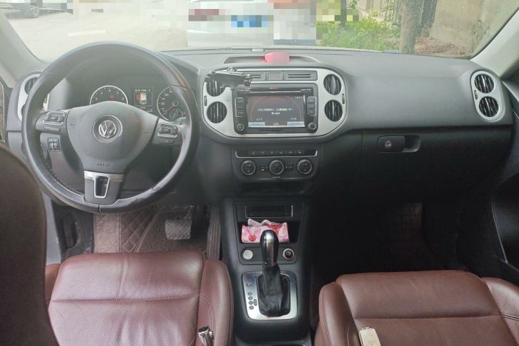 Used Volkswagen Tiguan 2016 330TSI Automatic All-Wheel Drive Luxury Edition Center Console