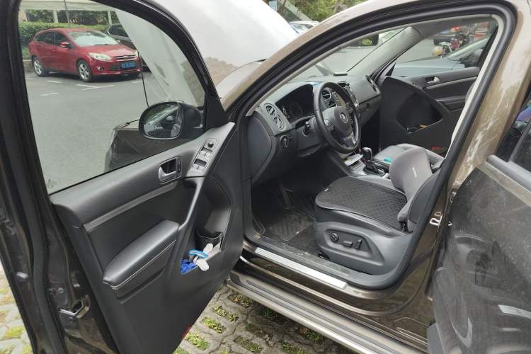 Used Volkswagen Tiguan 2016 280TSI Automatic Two-Wheel Drive Silk Road Comfort Edition Driver Seat