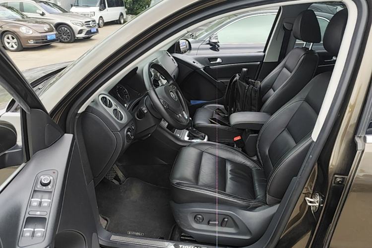 Used Volkswagen Tiguan 2016 300TSI Automatic All-Wheel Drive Luxury Edition Driver Seat