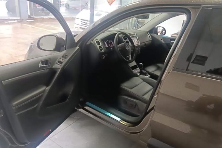 Used Volkswagen Tiguan 2016 280TSI Automatic Two-Wheel Drive Silk Road Comfort Edition Driver Seat
