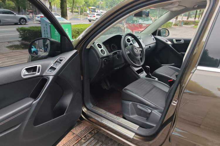Used Volkswagen Tiguan 2016 280TSI Automatic Two-Wheel-Drive Silk Road Style Edition Driver Seat