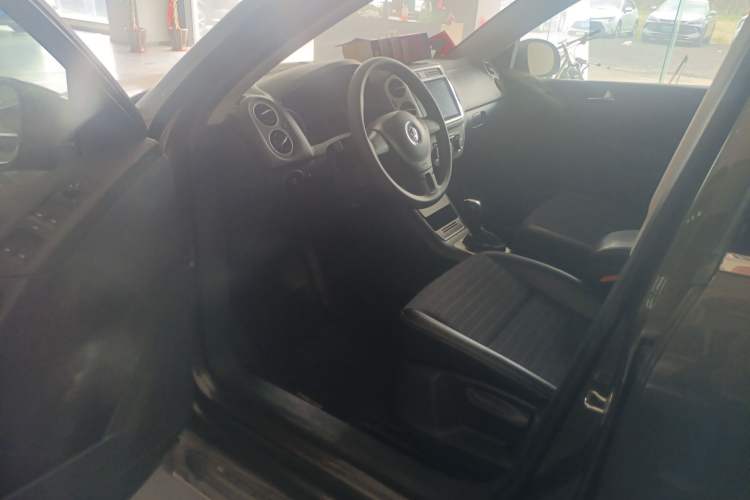 Used Volkswagen Tiguan 2016 280TSI Automatic Two-Wheel-Drive Silk Road Style Edition Driver Seat