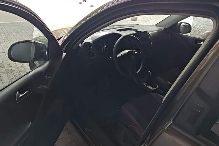 Used Volkswagen Tiguan 2016 280TSI Automatic Two-Wheel-Drive Silk Road Style Edition Driver Seat