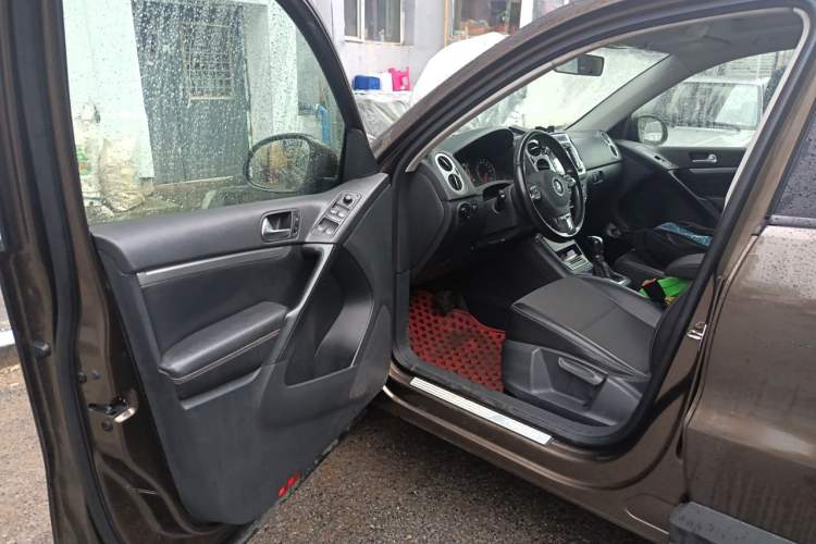 Used Volkswagen Tiguan 2016 300TSI Automatic All-Wheel Drive Fashion Vision Edition Driver Seat