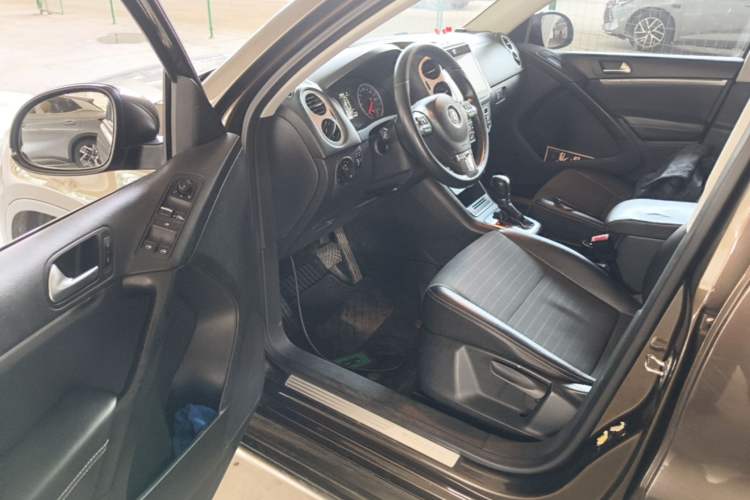 Used Volkswagen Tiguan 2016 300TSI Automatic All-Wheel Drive Fashion Vision Edition Driver Seat