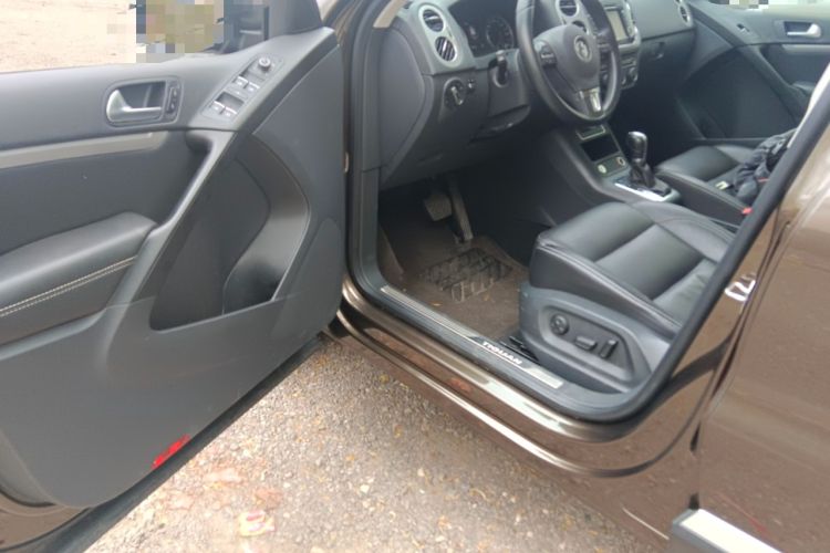 Used Volkswagen Tiguan 2016 300TSI Automatic All-Wheel Drive Luxury Edition Driver Seat