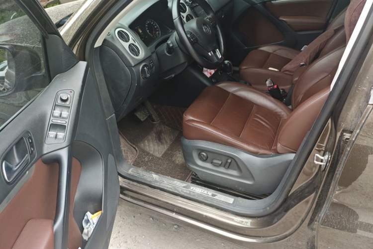 Used Volkswagen Tiguan 2016 330TSI Automatic All-Wheel Drive Luxury Edition Driver Seat