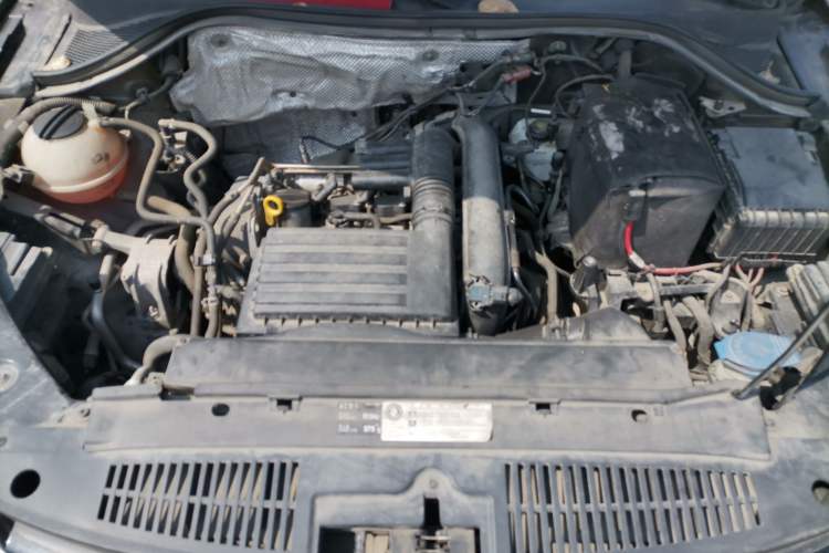 Used Volkswagen Tiguan 2016 280TSI Automatic Two-Wheel-Drive Silk Road Style Edition Engine Bay