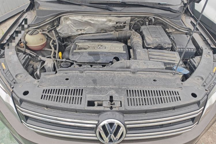 Used Volkswagen Tiguan 2016 300TSI Automatic Two-Wheel Drive Luxury Edition Engine Bay
