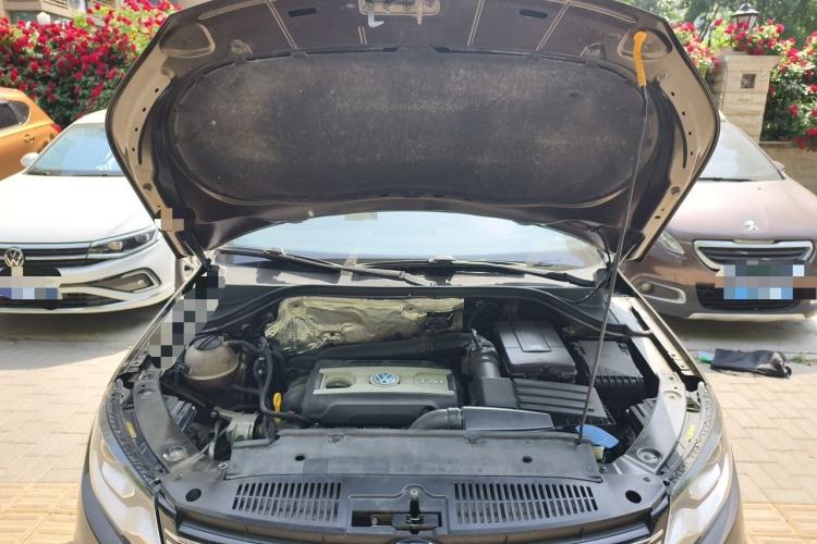 Used Volkswagen Tiguan 2016 300TSI Manual Two-Wheel Drive Trend Edition Engine Bay