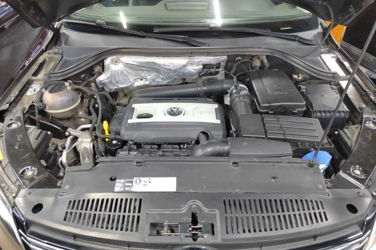 Used Volkswagen Tiguan 2016 300TSI Automatic Two-Wheel Drive Trend Edition Engine Bay