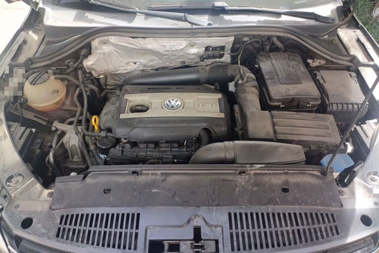 Used Volkswagen Tiguan 2016 300TSI Automatic Two-Wheel Drive Luxury Edition Engine Bay