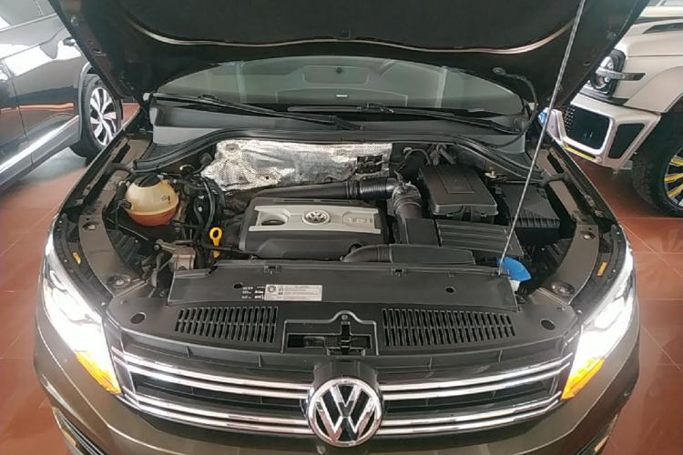 Used Volkswagen Tiguan 2016 300TSI Automatic Two-Wheel Drive Luxury Edition Engine Bay
