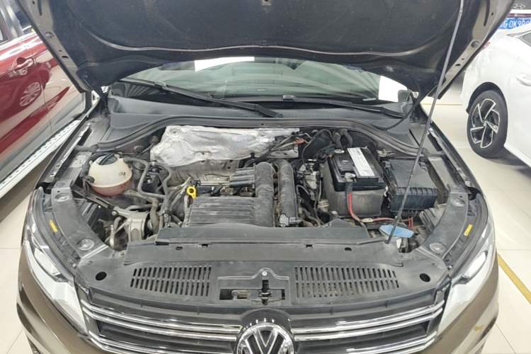 Used Volkswagen Tiguan 2016 280TSI Automatic Two-Wheel-Drive Silk Road Style Edition Engine Bay