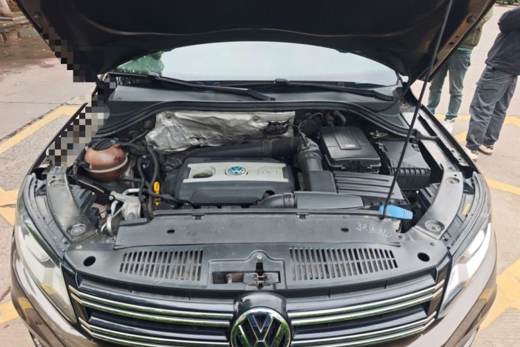 Used Volkswagen Tiguan 2016 300TSI Automatic All-Wheel Drive Luxury Edition Engine Bay