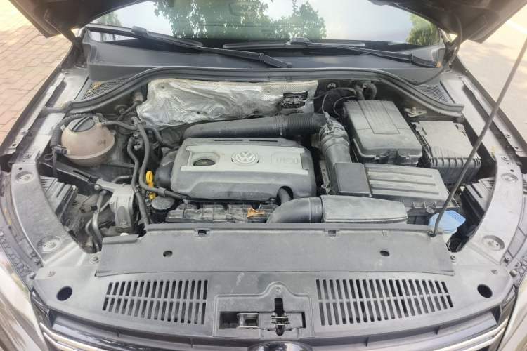Used Volkswagen Tiguan 2016 300TSI Automatic Two-Wheel Drive Comfort Edition Engine Bay