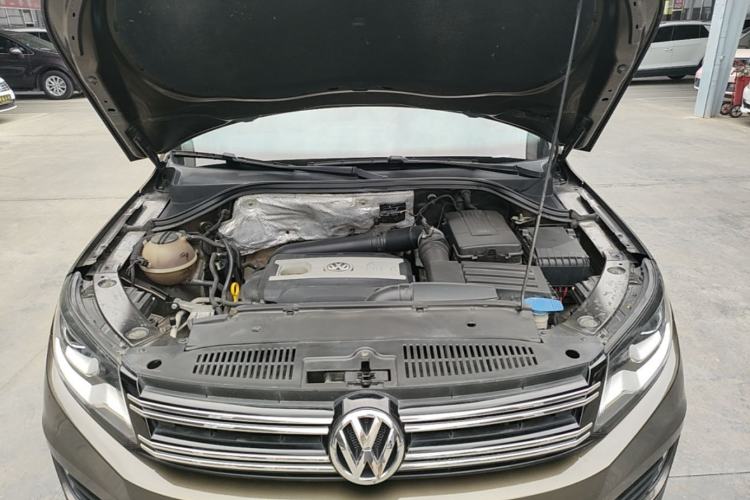 Used Volkswagen Tiguan 2016 300TSI Automatic All-Wheel Drive Luxury Edition Engine Bay