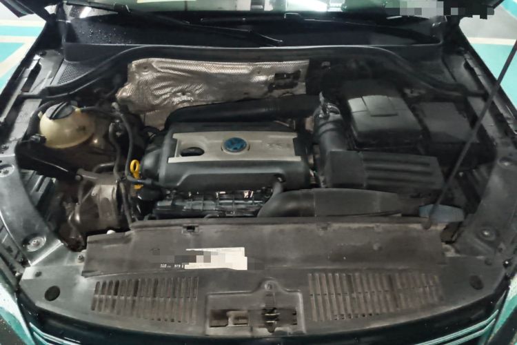 Used Volkswagen Tiguan 2016 300TSI Automatic All-Wheel Drive Fashion Vision Edition Engine Bay