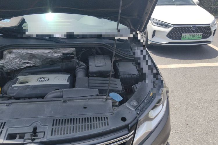 Used Volkswagen Tiguan 2016 300TSI Automatic Two-Wheel Drive Luxury Edition Engine Bay Left