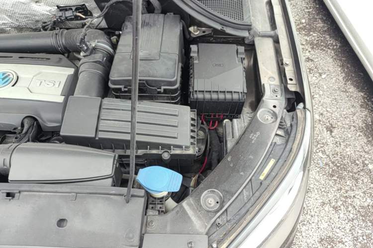 Used Volkswagen Tiguan 2016 300TSI Automatic Two-Wheel Drive Comfort Edition Engine Bay Left