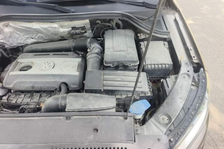 Used Volkswagen Tiguan 2016 300TSI Automatic Two-Wheel Drive Comfort Edition Engine Bay Left