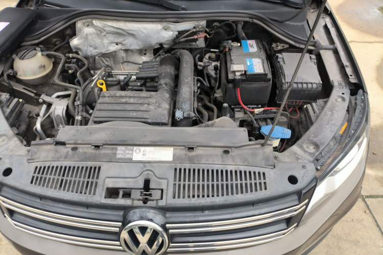 Used Volkswagen Tiguan 2016 280TSI Automatic Two-Wheel-Drive Silk Road Style Edition Engine Bay Left