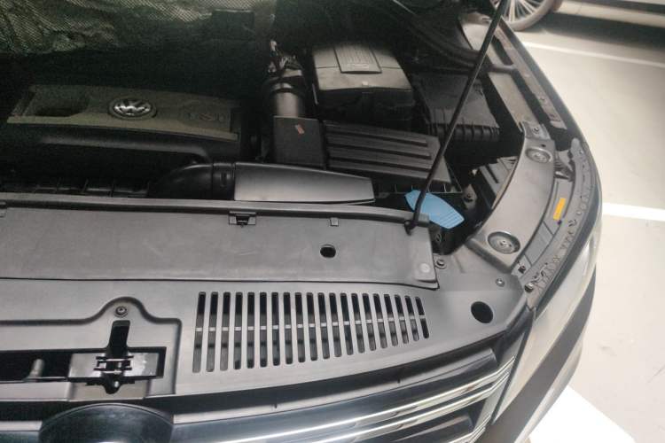 Used Volkswagen Tiguan 2016 300TSI Automatic Two-Wheel Drive Comfort Edition Engine Bay Left