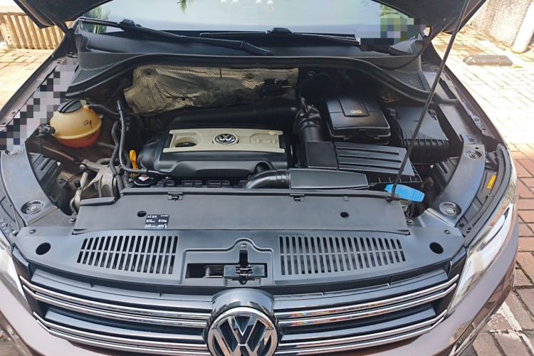 Used Volkswagen Tiguan 2016 300TSI Automatic All-Wheel Drive Luxury Edition Engine Bay