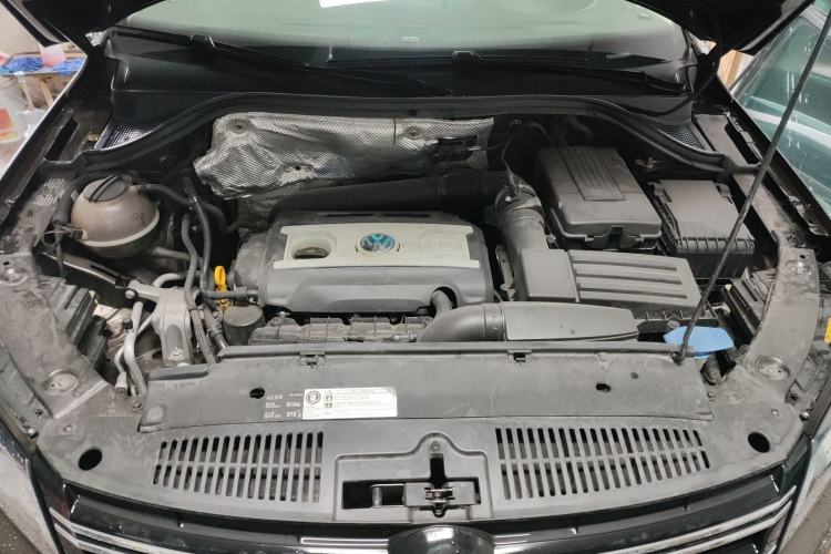 Used Volkswagen Tiguan 2016 300TSI Automatic All-Wheel Drive Luxury Edition Engine Bay