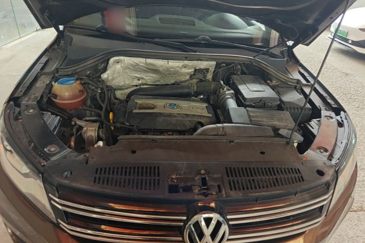 Used Volkswagen Tiguan 2016 300TSI Automatic All-Wheel Drive Fashion Vision Edition Engine Bay