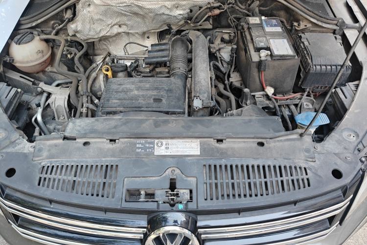 Used Volkswagen Tiguan 2016 280TSI Automatic Two-Wheel Drive Silk Road Comfort Edition Engine Bay