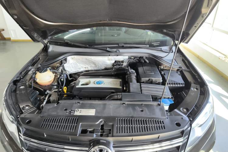 Used Volkswagen Tiguan 2016 300TSI Automatic Two-Wheel Drive Comfort Edition Engine Bay